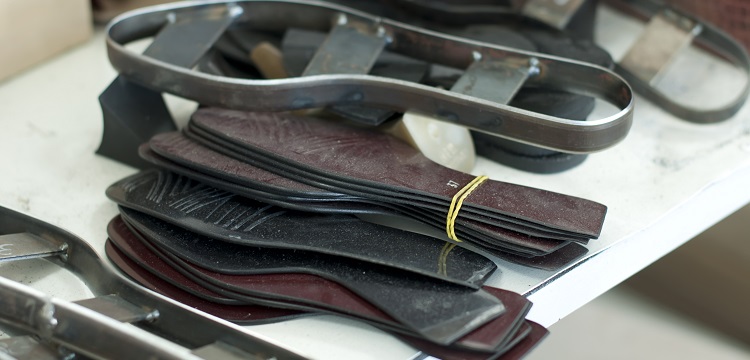 汽車電子電氣架構(gòu)簡(jiǎn)介?安博檢測(cè)專業(yè)為您提供移動(dòng)電源FCC-SDOC認(rèn)證服務(wù)，產(chǎn)品檢測(cè)認(rèn)證找哪家機(jī)構(gòu) 