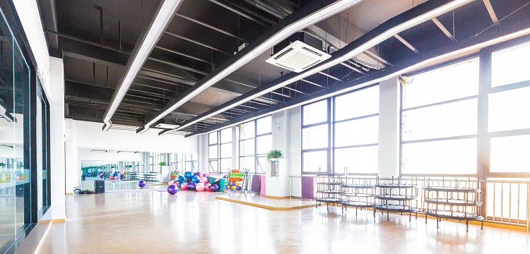 工廠監控壞了，導致線路中零線帶電，交流充電樁不能使用，請問如何判斷??電車的家用充電樁和隨車充電氣結構工作原理是一樣的么 